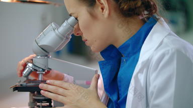 化学科学家显微镜科学显微镜研究概念